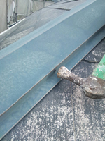 屋根笠木の釘補修②